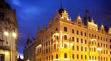 Hotel KINGS COURT