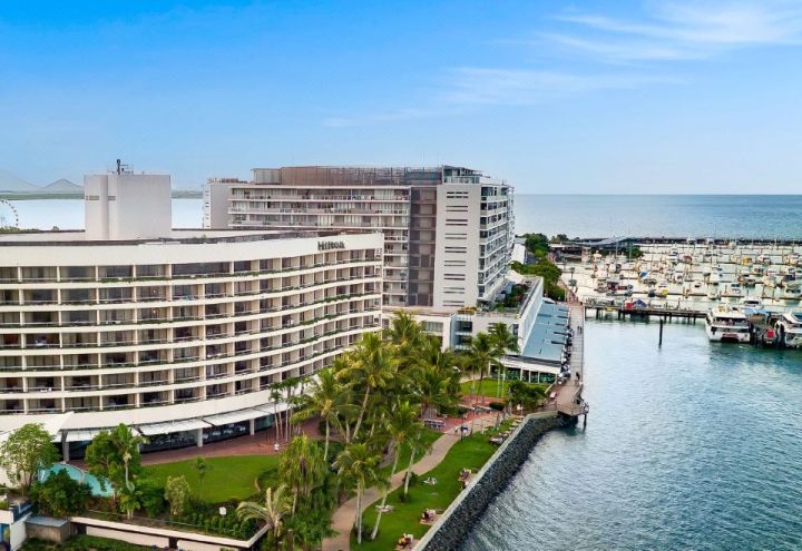 Hilton Cairns